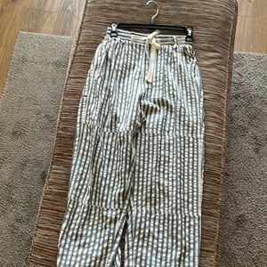 BDG outfitters - Xs petite Blue and white stripped - elastic waist